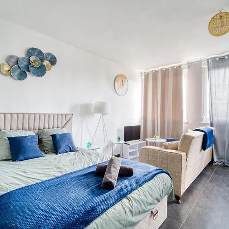 Mon Rez-de-chaussée Parking Privé Un-séjour-à-part *